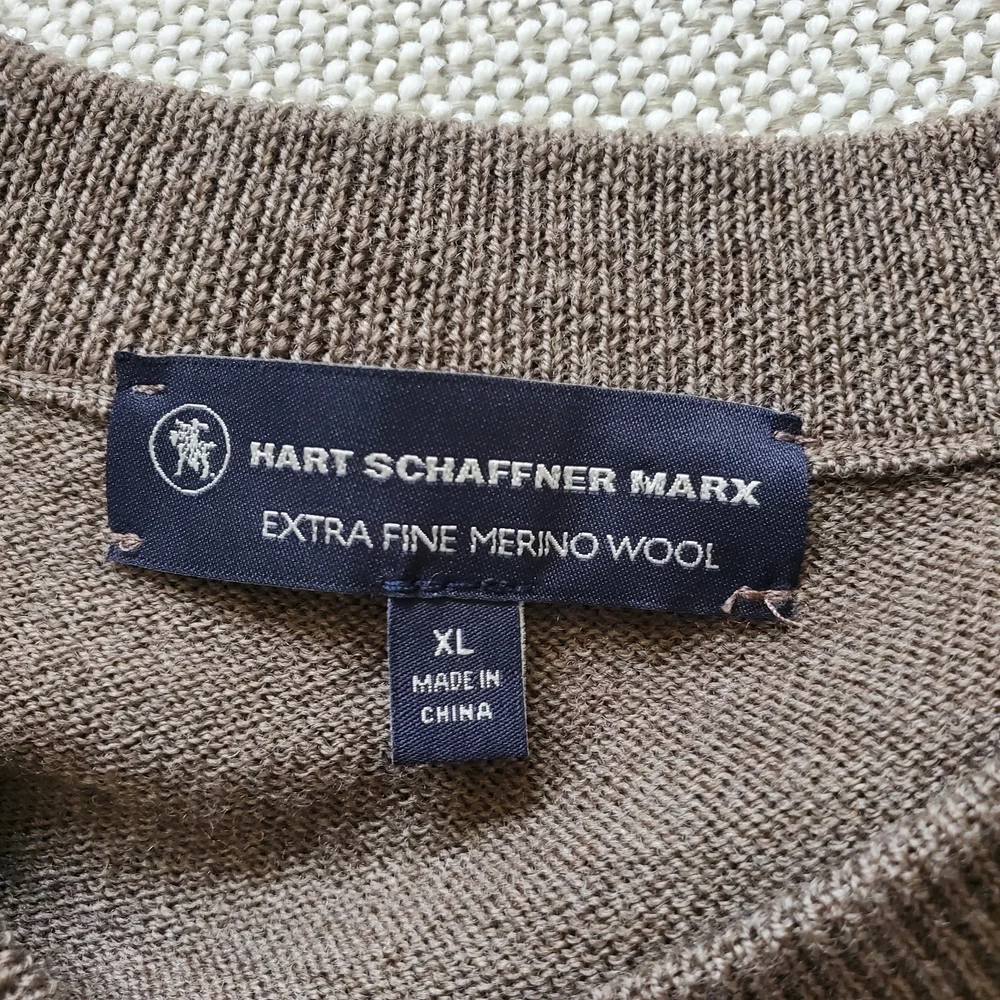 Hart Schaffner Marx Brown 100% Extra Fine Merino Wool Sweater Vest. Size XL